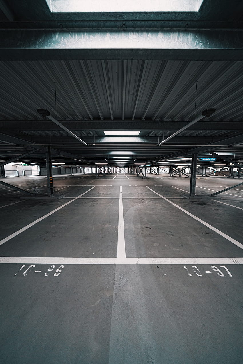 Lote de estacionamento vazio, garagem de estacionamento Papel de parede de celular HD