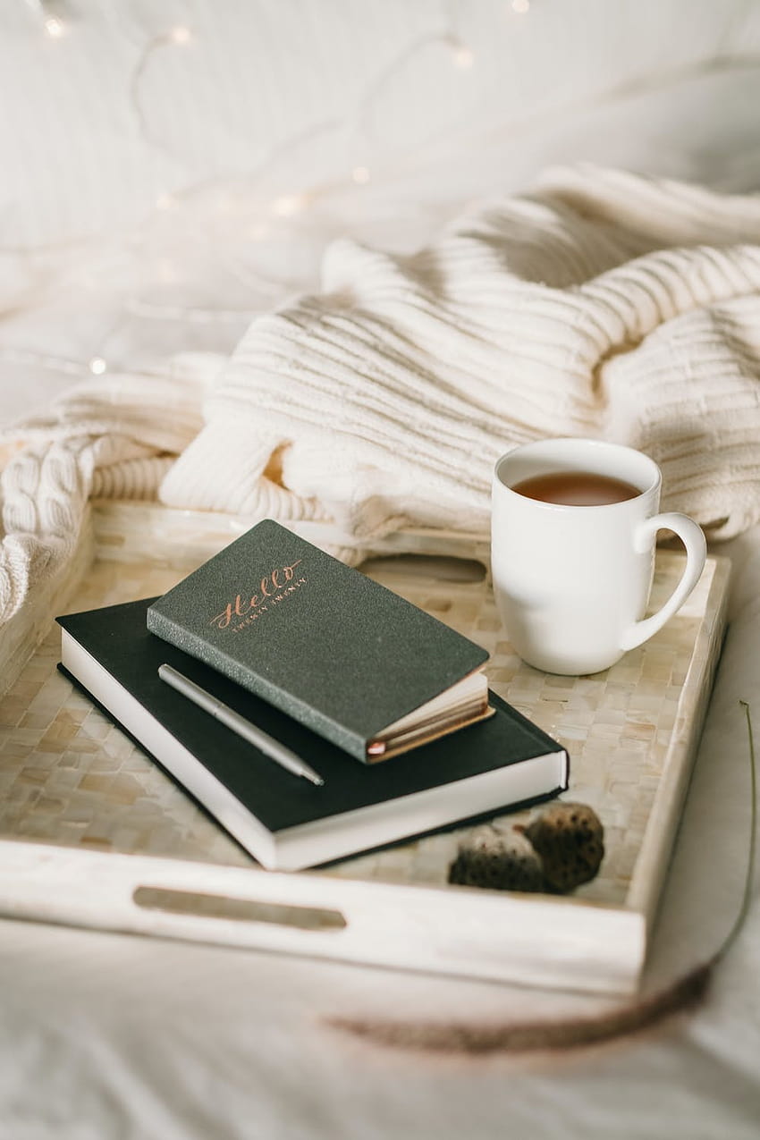Books Coffee Winter posted by Michelle Cunningham, winter coffee aesthetic HD phone wallpaper