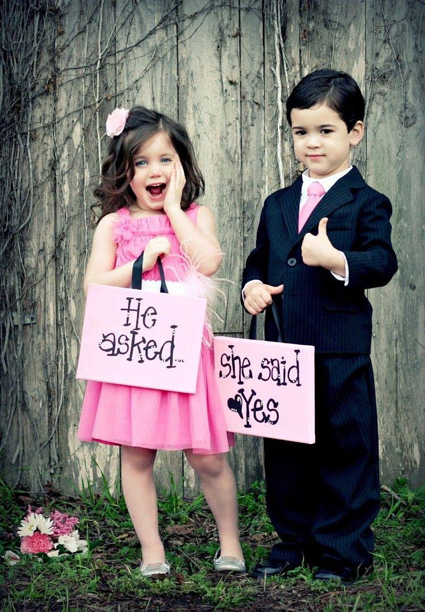 Cute Kids In Love Quotes M, cute love baby couple for mobile HD phone  wallpaper | Pxfuel