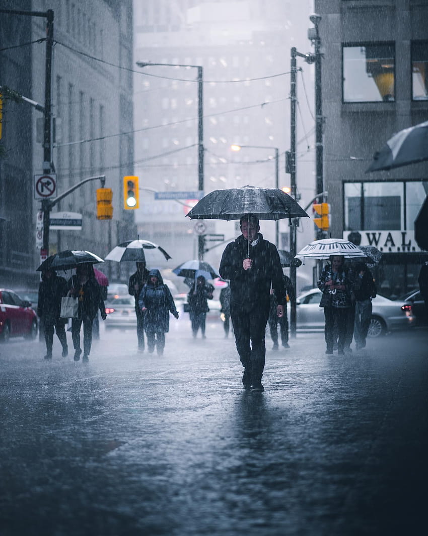 ITAP of people walking in the rain by jackjustdied . . . . … HD phone wallpaper