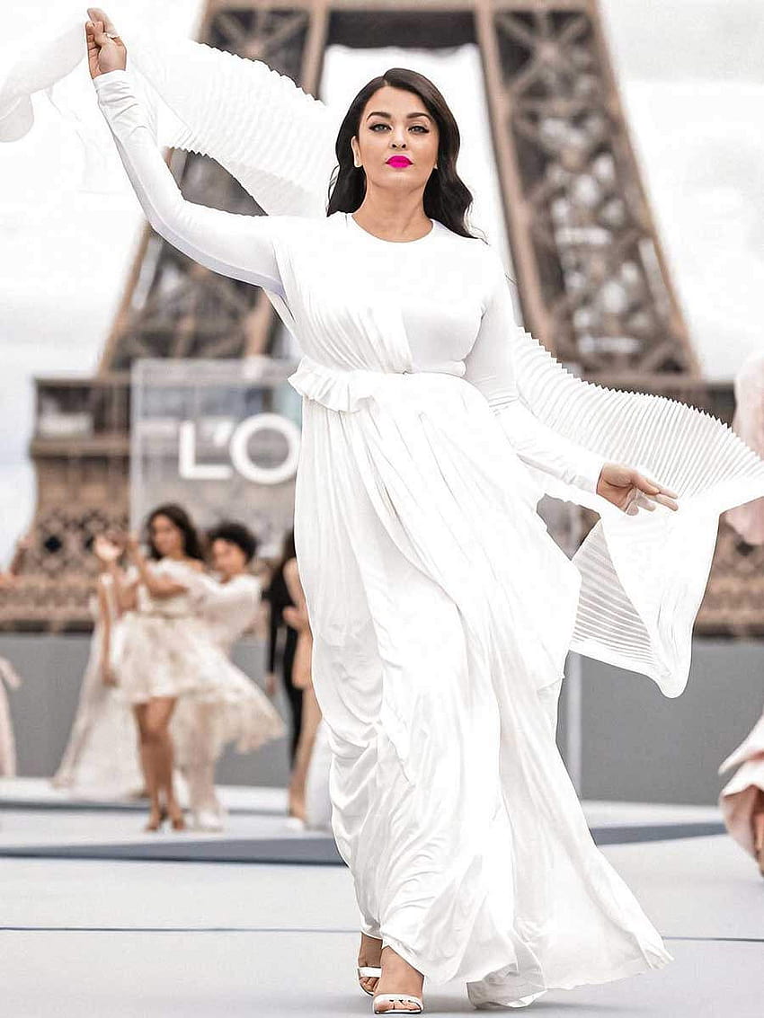 Paris Moda Haftası 2021'den Aishwarya Rai Bachchan'ın 10'uncusu HD telefon duvar kağıdı