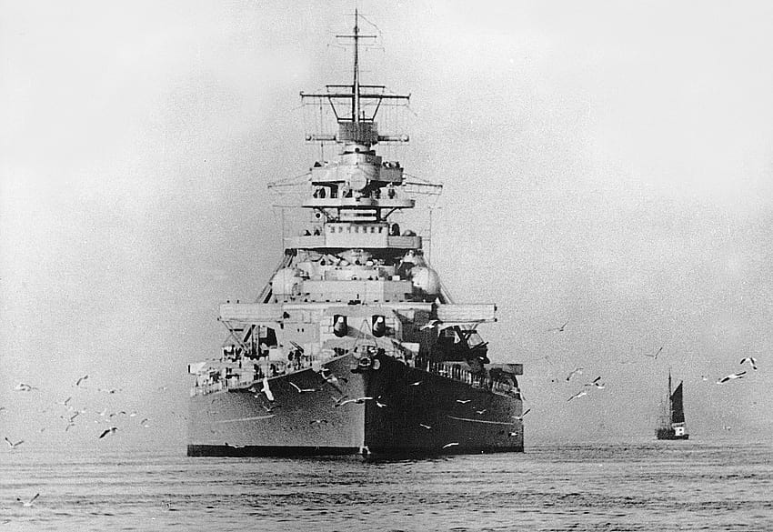 Cuirassé allemand Bismarck complet et arrière-plans Fond d'écran HD