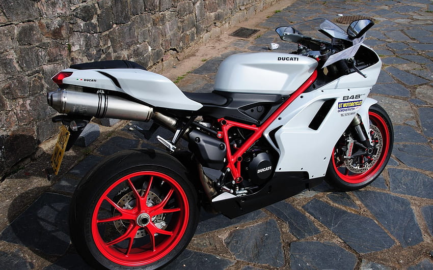 Motocicleta Ducati 848, rocas 2560x1600 fondo de pantalla