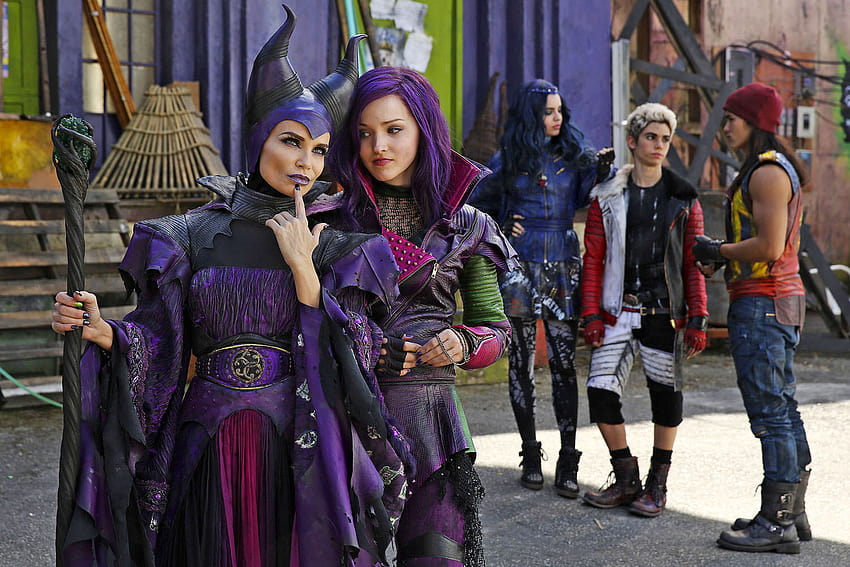 Descendants 3 Stars Get Emotional on the Final Day of Filming