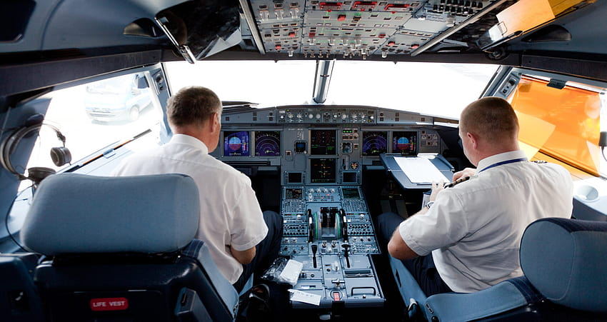 Jak piloci utrzymują swoje umiejętności na wysokim poziomie podczas COVID, umiejętności pilotażu Tapeta HD