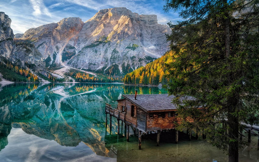 Pragser Wildsee Lake ใน Lago Di Braies Dolomites อิตาลี วอลล์เปเปอร์ HD