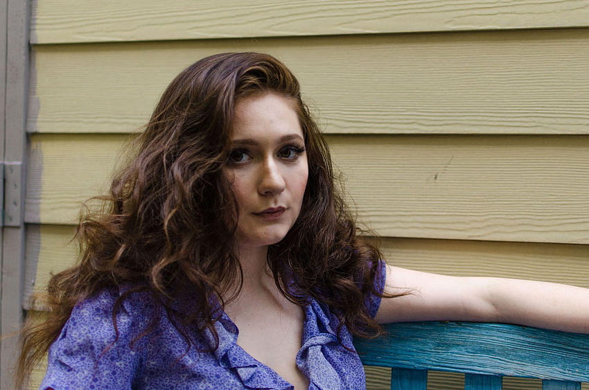 Emma Kenney from Shameless is all grown up now and killing it HD wallpaper