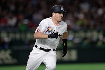 Marlins catcher J.T. Realmuto ranks 24th on FanGraphs trade value list -  Fish Stripes