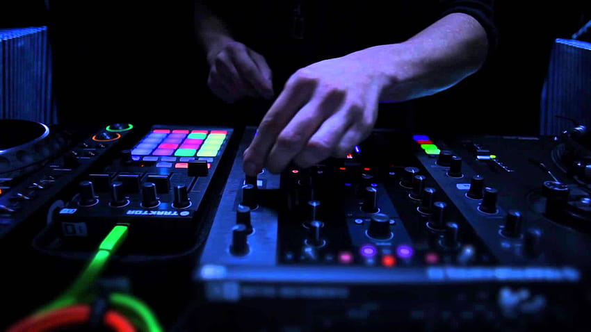 TRAKTOR KONTROL Z2: Sneak Preview do 2+2 Control DJ Mixer, mixer de DJ pioneiro papel de parede HD