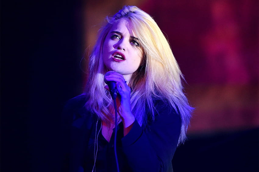 Sky Ferreira Opens Up About Her Twin Peaks Debut HD wallpaper