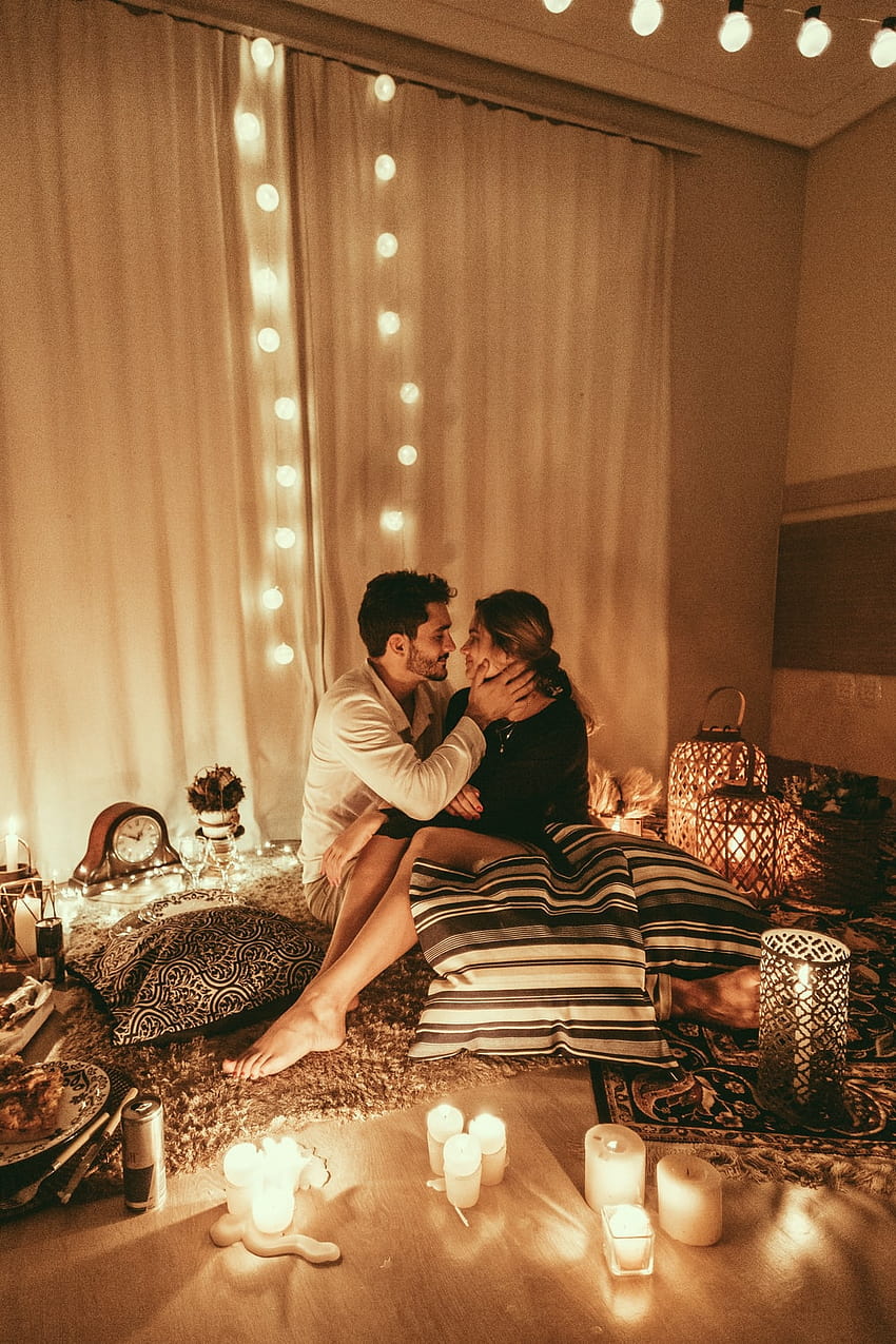 100 Romantic Bedroom, couple in bed HD phone wallpaper