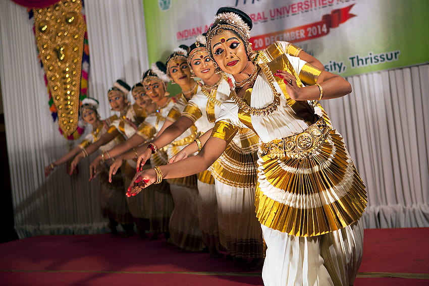 Dances of India, Rich in Breadth and Addressing the Sublime, bollywood dance HD wallpaper