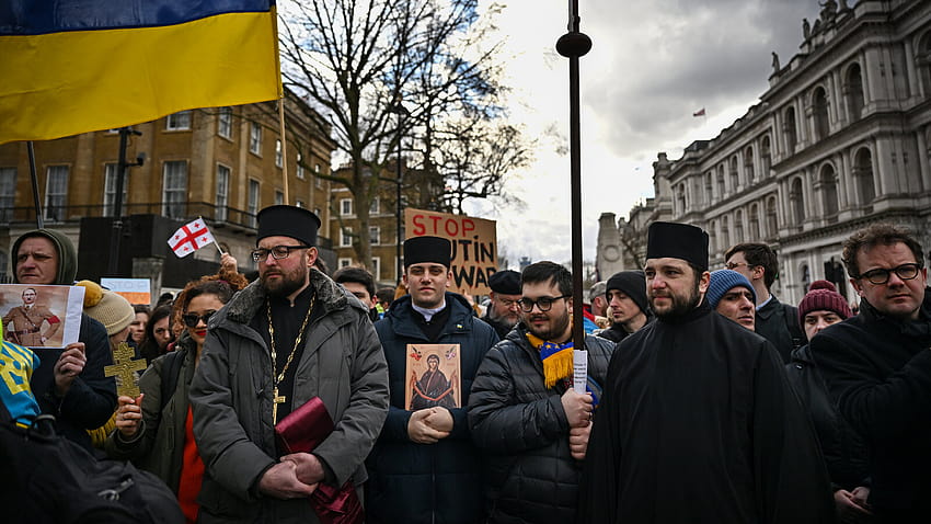 Ucranianos no exterior falam de choque e descrença quando a pátria é invadida papel de parede HD