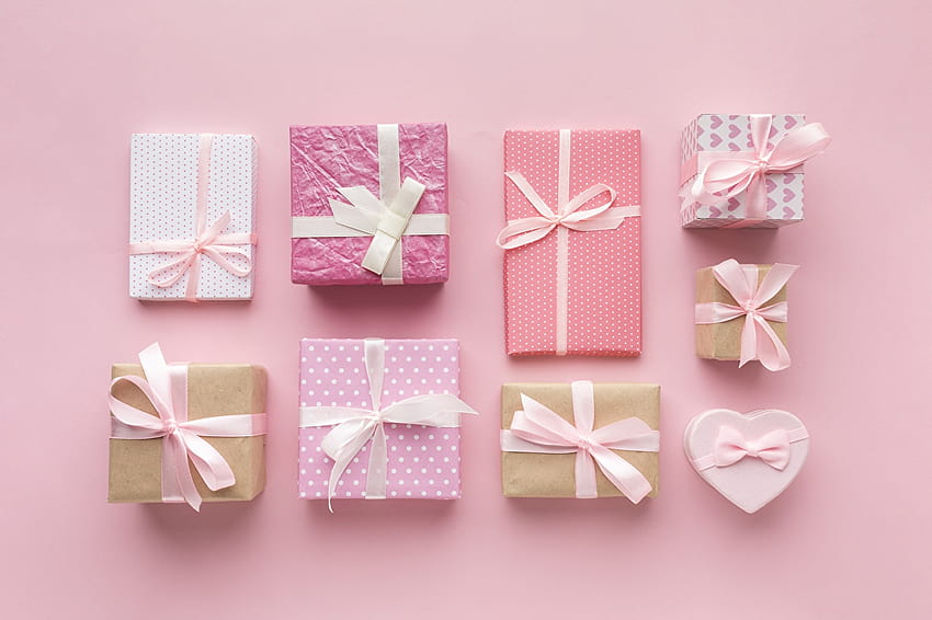 Geschenkbox mit Schleife. Rosa Hintergründe, rosa Weihnachtsgeschenk HD-Hintergrundbild
