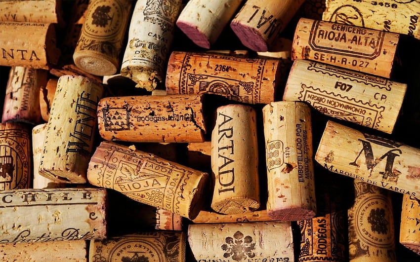 Wine HD wallpapers: Nếu bạn yêu thích rượu vang, không thể bỏ qua những bức ảnh nền về loại rượu này trên Wallpapersafari. Những bức ảnh sẽ đưa bạn đến những vườn nho đẹp nhất, và khiến bạn cảm nhận được sự tinh tế, quý phái của loại rượu vang này.