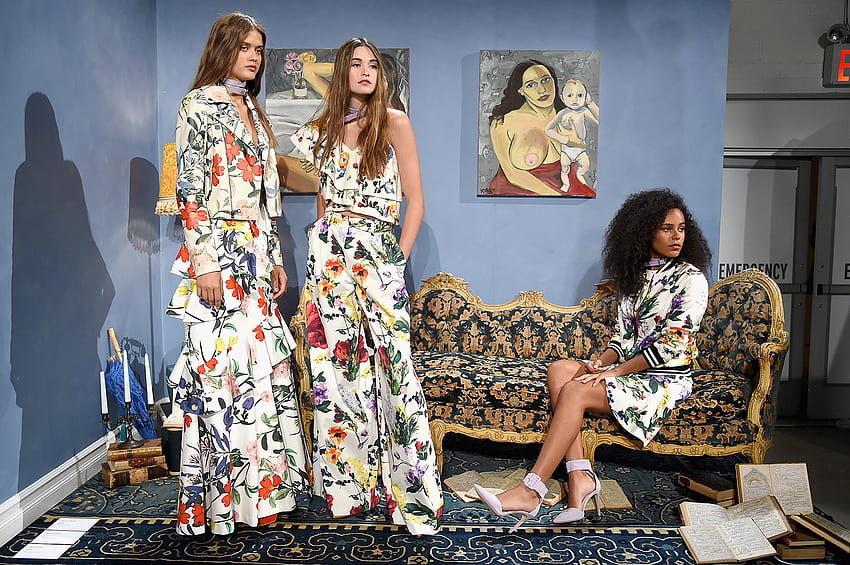 Lupakan Catwalk: Seorang Desainer Membuat Jemima Kirke Membuat Pertunjukan Seni untuk Fashion Week Wallpaper HD