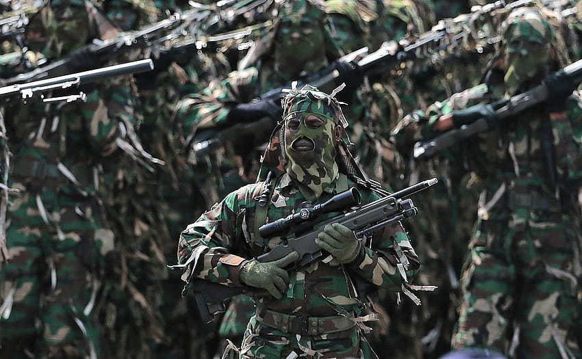 Sri Lanka ordusu askerleri, sri lanka ordusunda bir Zafer Bayramı geçit töreni sırasında yürüyor HD duvar kağıdı