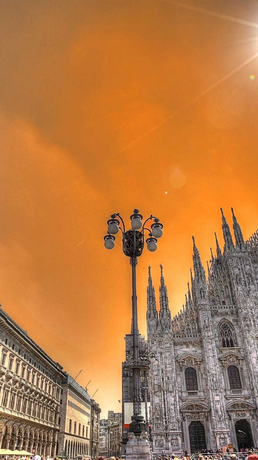 Milan, Italia, Katedral, tempat perjalanan, orang-orang 750x1334 iPhone 8/7/6/6S, latar belakang, milan iphone wallpaper ponsel HD