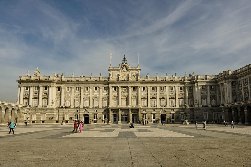 The Tale Behind Madrid's Most Lavish Palace, royal palace of madrid HD wallpaper