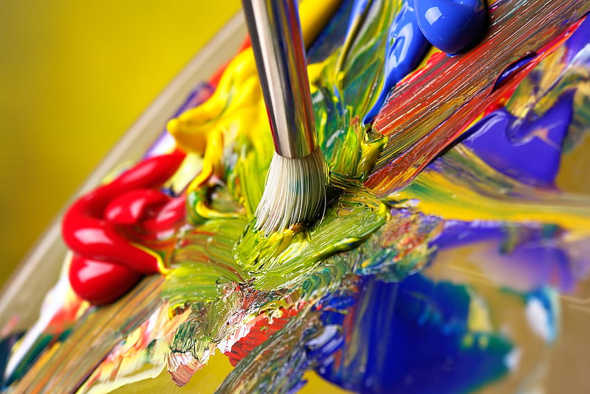 Mezcla de pintura con pincel, pinturas de colores mezclados fondo de pantalla