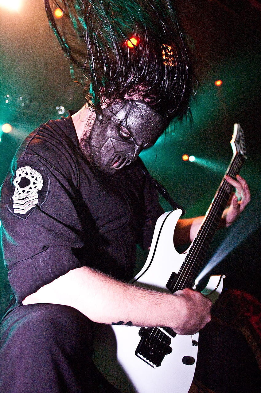Китаристът на Slipknot Мик Томсън е намушкан в главата от брат HD тапет за телефон