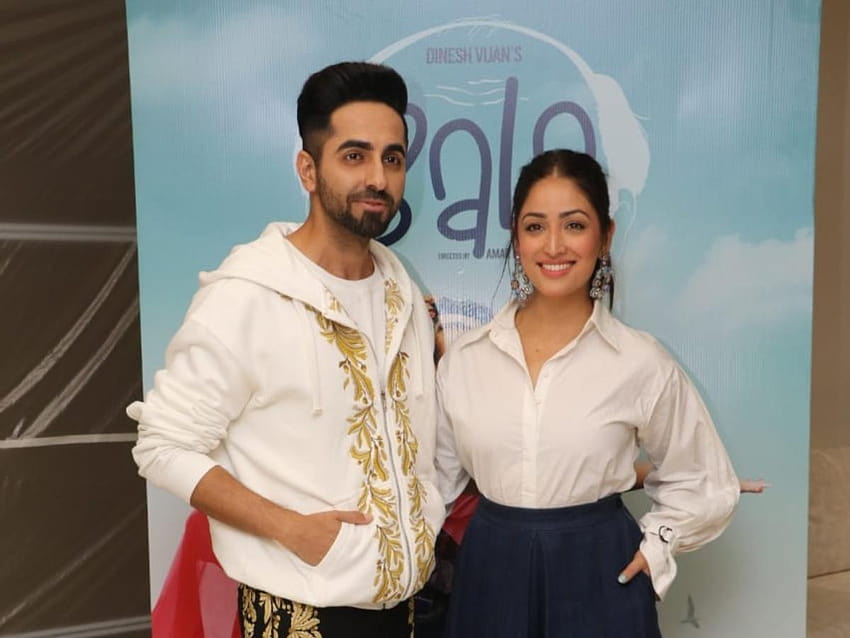 : Ayushmann Khurrana and Yami Gautam twin in white for the promotions of Bala HD wallpaper