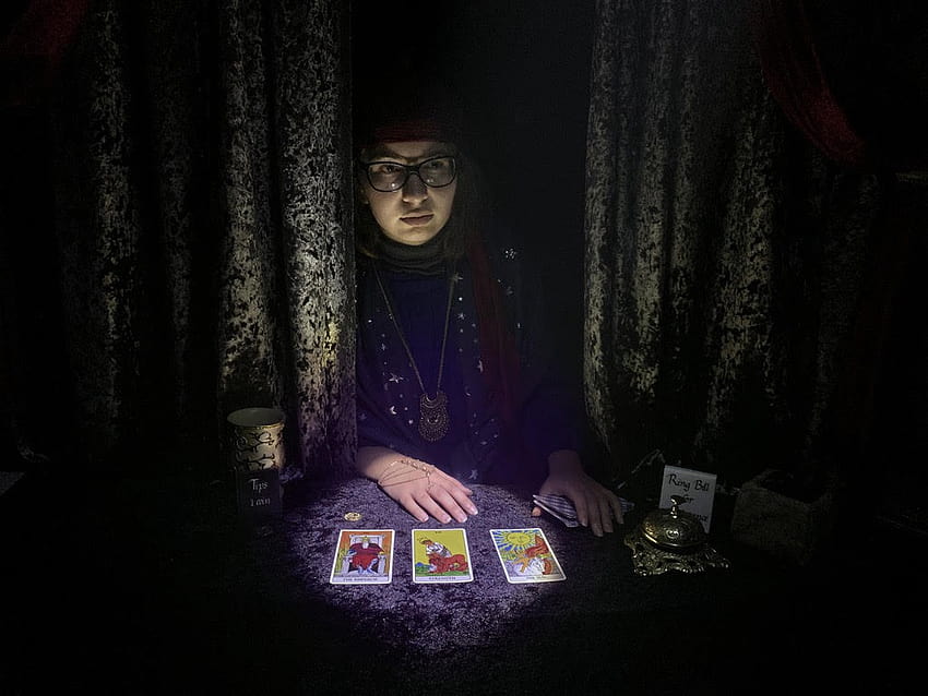 The Fortune Teller' Throws A Wild Card into the Escape Game Genre HD wallpaper