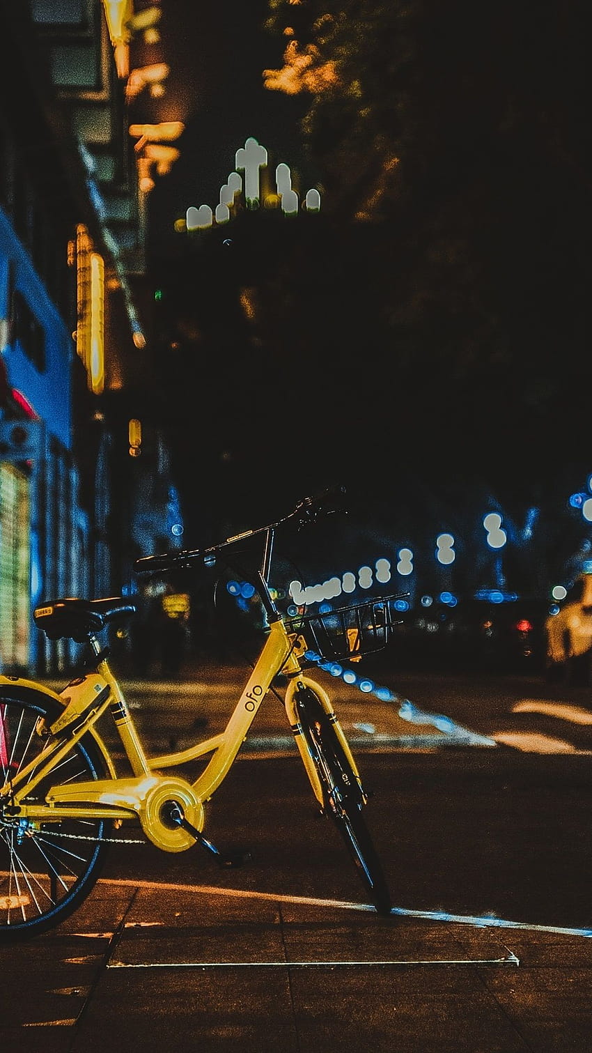 Жълт велосипед, градска нощ, улица 1080x1920 iPhone 8/7/6/6S Plus, велосипед iphone HD тапет за телефон
