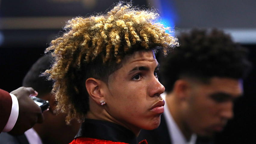 WWE issues statement after LaMelo Ball used 'inappropriate HD wallpaper