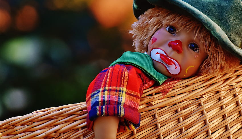 Sad Clown Doll in Basket · Stock, sad children HD wallpaper