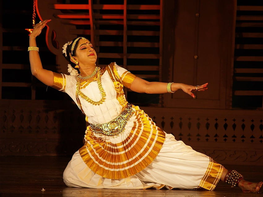Conozca las danzas tradicionales de Kerala fondo de pantalla