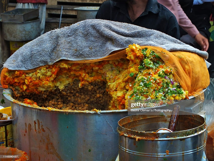 Chana Chaat A Variety Of Local Foods Being Sold On A Street Of Karachi High HD wallpaper