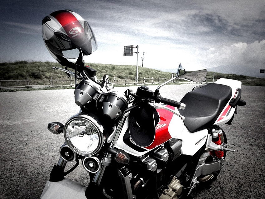 Wypożyczalnia motocykli Honda CB1300 Super Four na Okinawie Tapeta HD