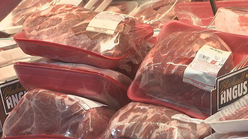 Sklepy mięsne w Alabamie przygotowują się na wyższe ceny z powodu ogólnokrajowego niedoboru mięsa spowodowanego epidemią wirusową, chcą wołowiny na parkingu Tapeta HD