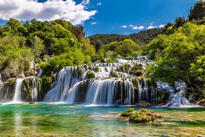 Excursion privée d'une journée aux cascades de Krka et à Sibenik au départ de Zadar, cascade du parc national de Krka en Croatie Fond d'écran HD