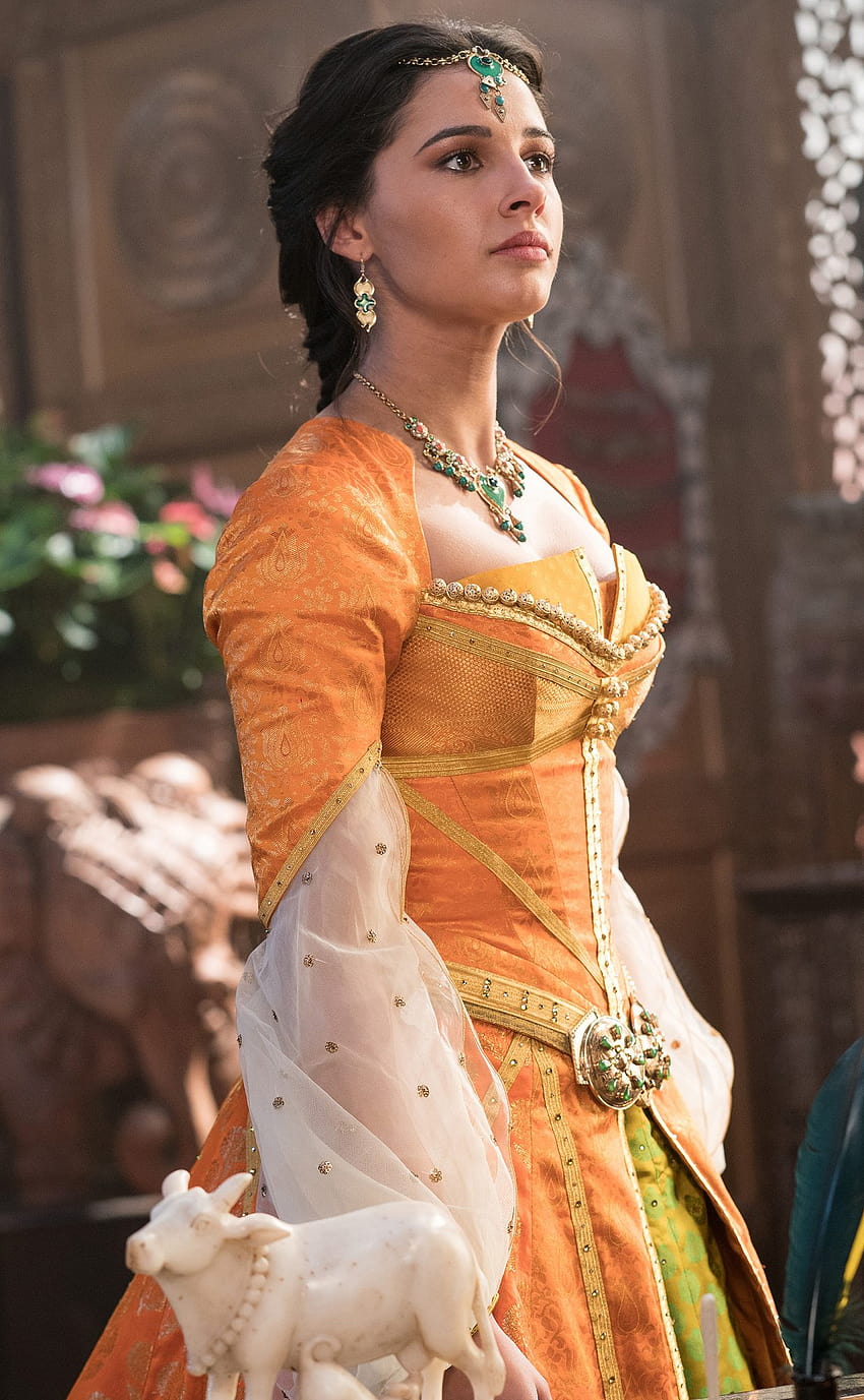Aladdin star Naomi Scott breaks down Princess Jasmine's new outfits, naomi scott 2022 HD phone wallpaper