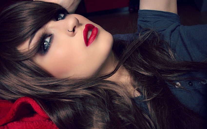 brunetki, niebieskie oczy, kolczyk w nosie, twarze, czerwona szminka, Lolina Green :: Tapeta HD