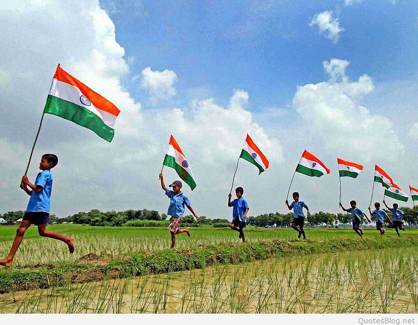 Joyeuse fête de l'indépendance indienne 15 août 2018, drapeaux avec enfants Fond d'écran HD