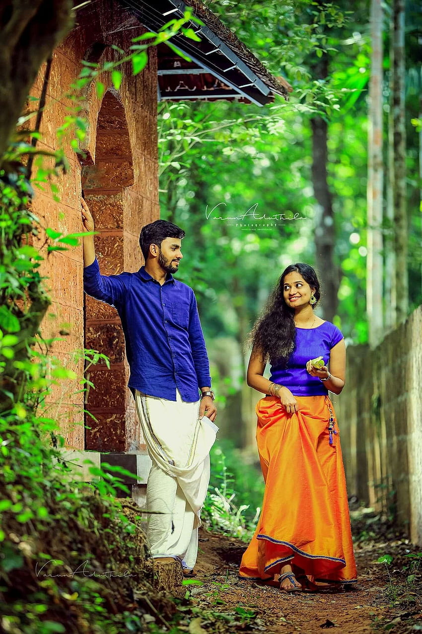 Red Veds: Best Couple Poses for Indian Wedding Photography-seedfund.vn