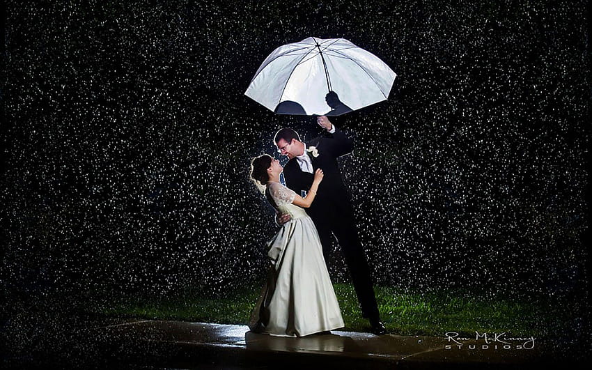 Romans pary w deszczową noc, deszcz romantyczna para Tapeta HD