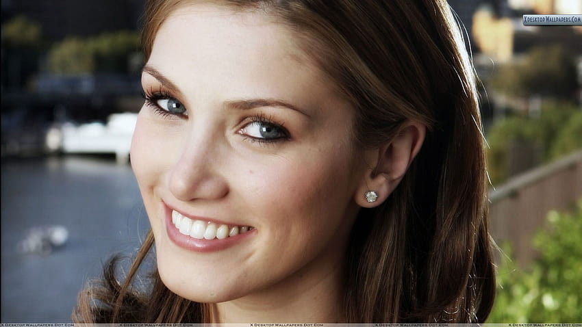 Delta Goodrem Sweet Smiling Face Closeup, women face smile HD wallpaper