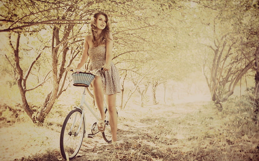 귀여운 자전거, 자전거를 탄 여성 HD 월페이퍼