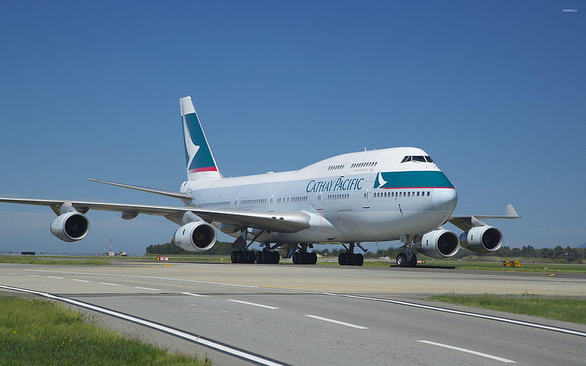 Cathay Pacific Boeing 747 on the track HD wallpaper