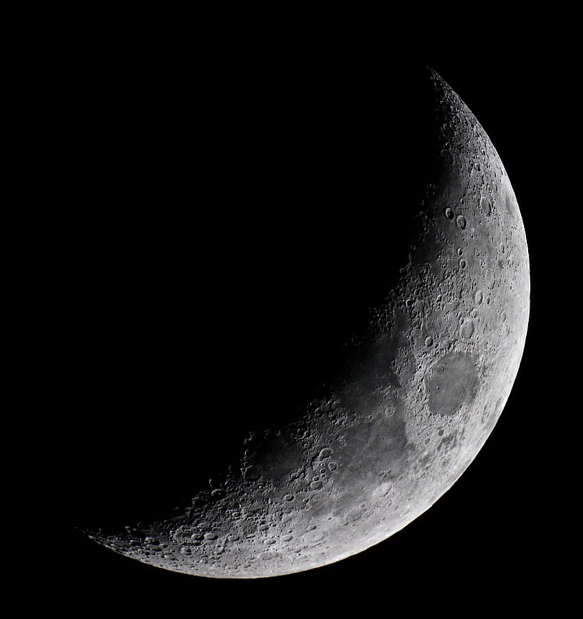 Waxing Crescent Moon [Menjelajahi] wallpaper ponsel HD