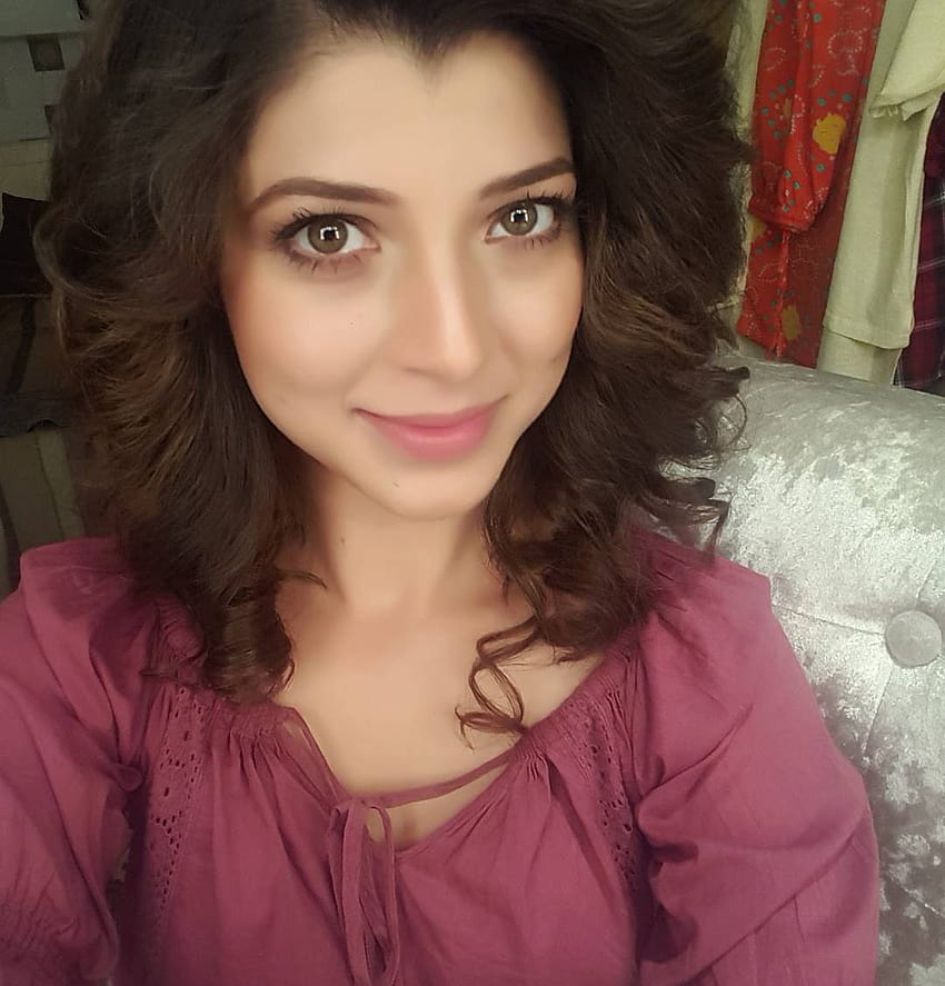 Tejaswini Pandit HD phone wallpaper