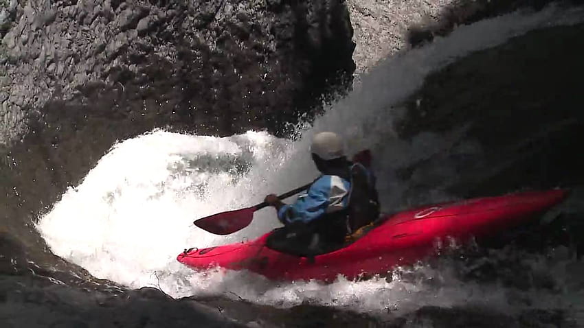 Montée d'adrénaline en eaux vives: kayak extrême [45 , 5 vidéos] Fond d'écran HD