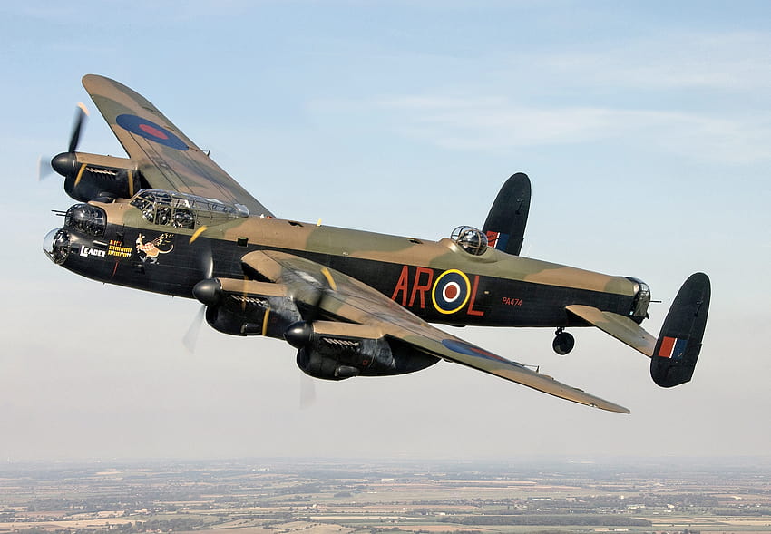 бомбардировач Avro Lancaster HD тапет