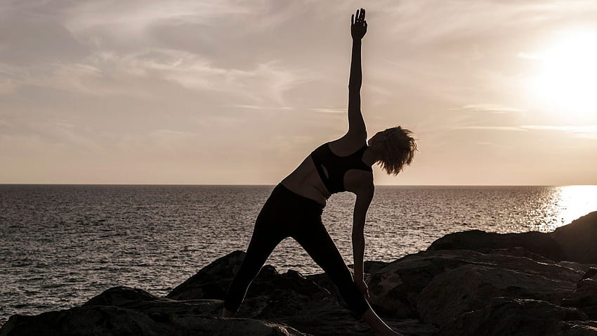 21 Günlük Yoga: Karantina sürecinde size yardımcı olacak asana, pranayama ve meditasyon HD duvar kağıdı