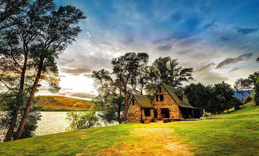 Lakre Tag : Kamienne domki w pobliżu chat nad rzeką Ścieżka trawiasta Lakre, piękne chaty Tapeta HD