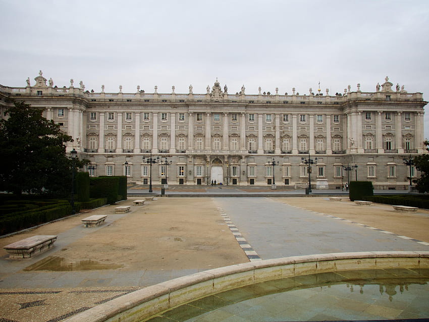 File:Royal Palace of Madrid from Plaza de Oriente HD wallpaper